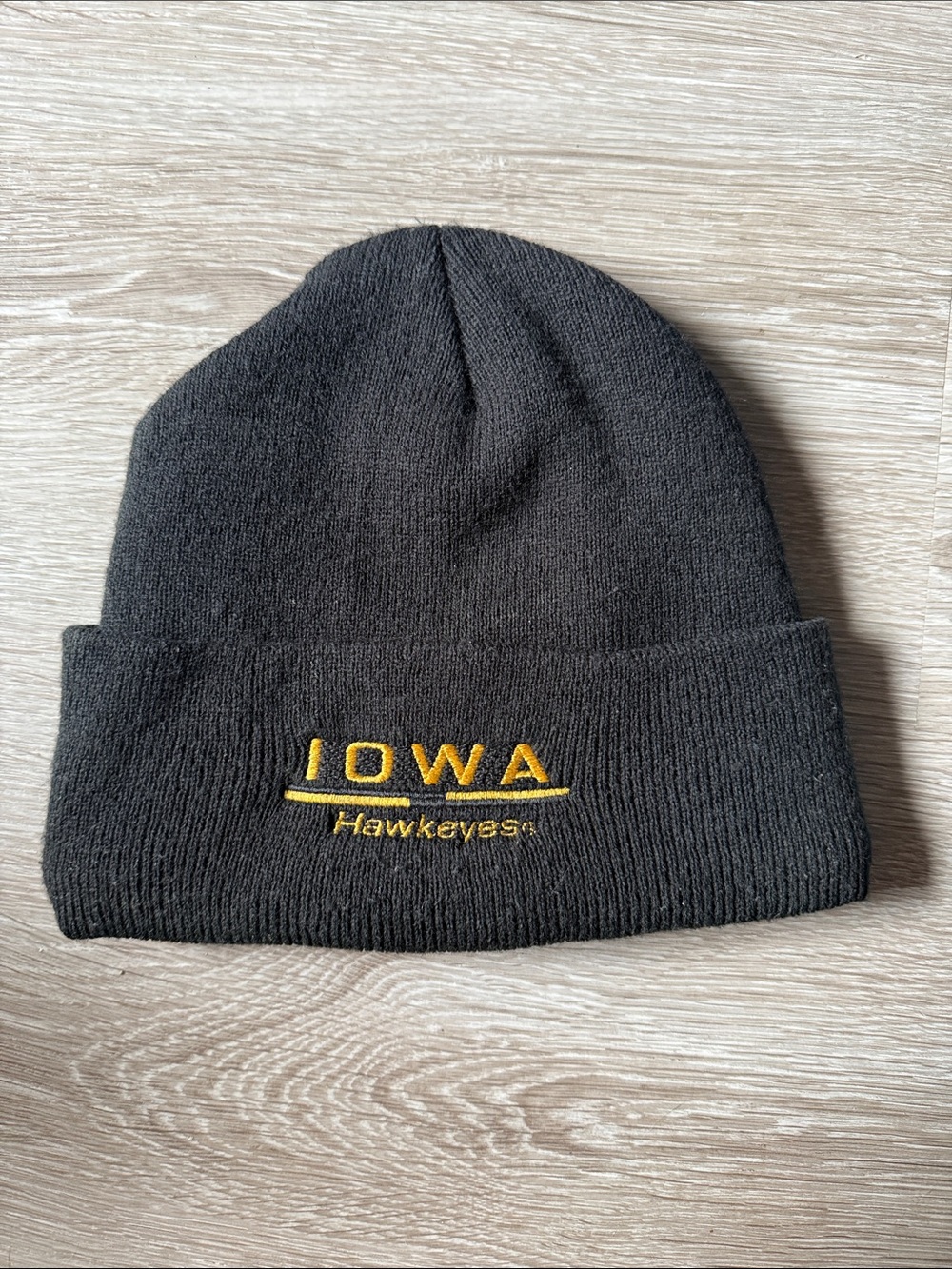 Vintage Iowa Hawkeyes Black & Yellow fleece lined Beanie🖤💛